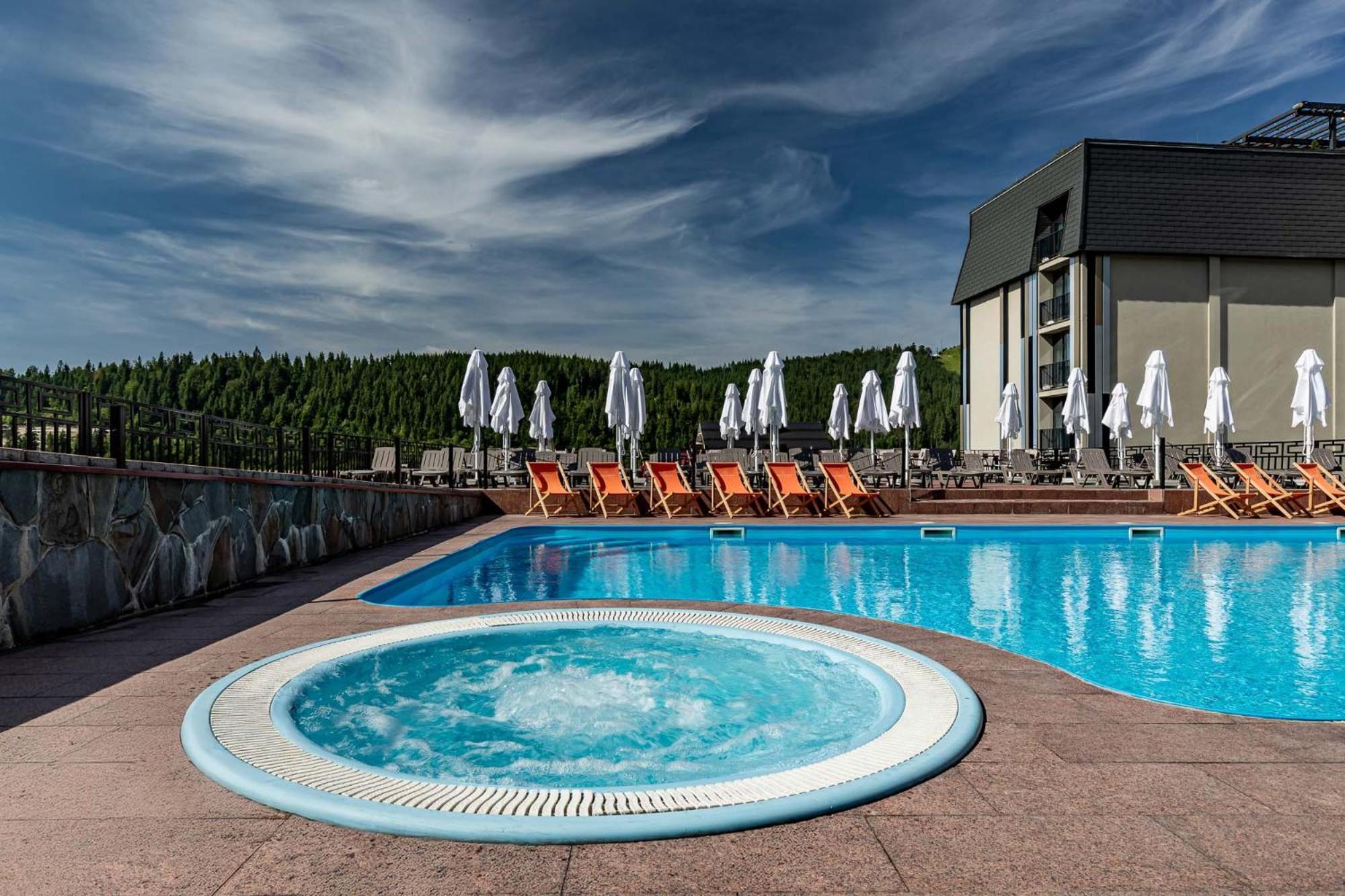Elena Hotel *